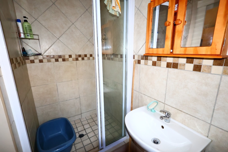 1 Bedroom Property for Sale in Vredenhof Sh Free State
